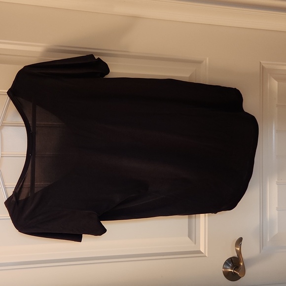 Aritzia wilfred ladies t shirt - Picture 3 of 3